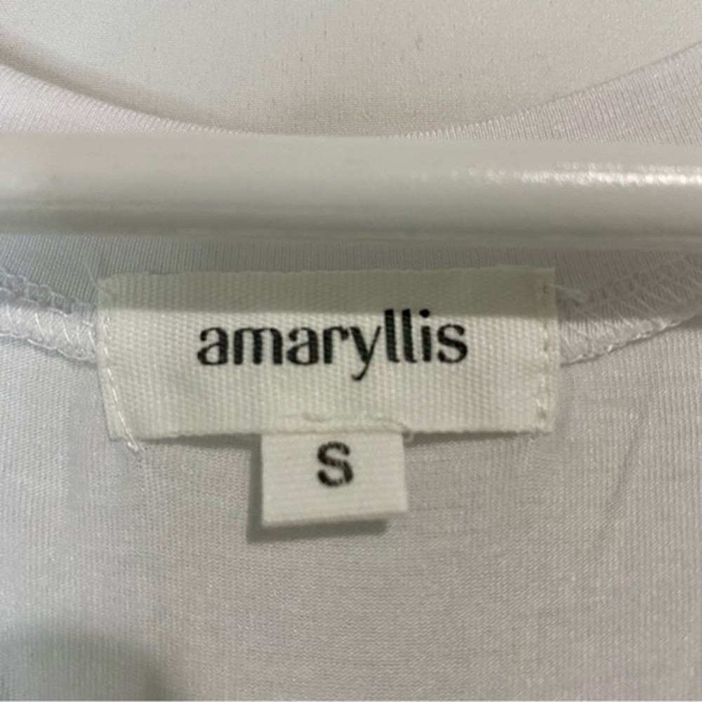 Amaryllis Women’s Short Sleeve V Neck Tee Shirt White NWOT - Picture 4 of 8